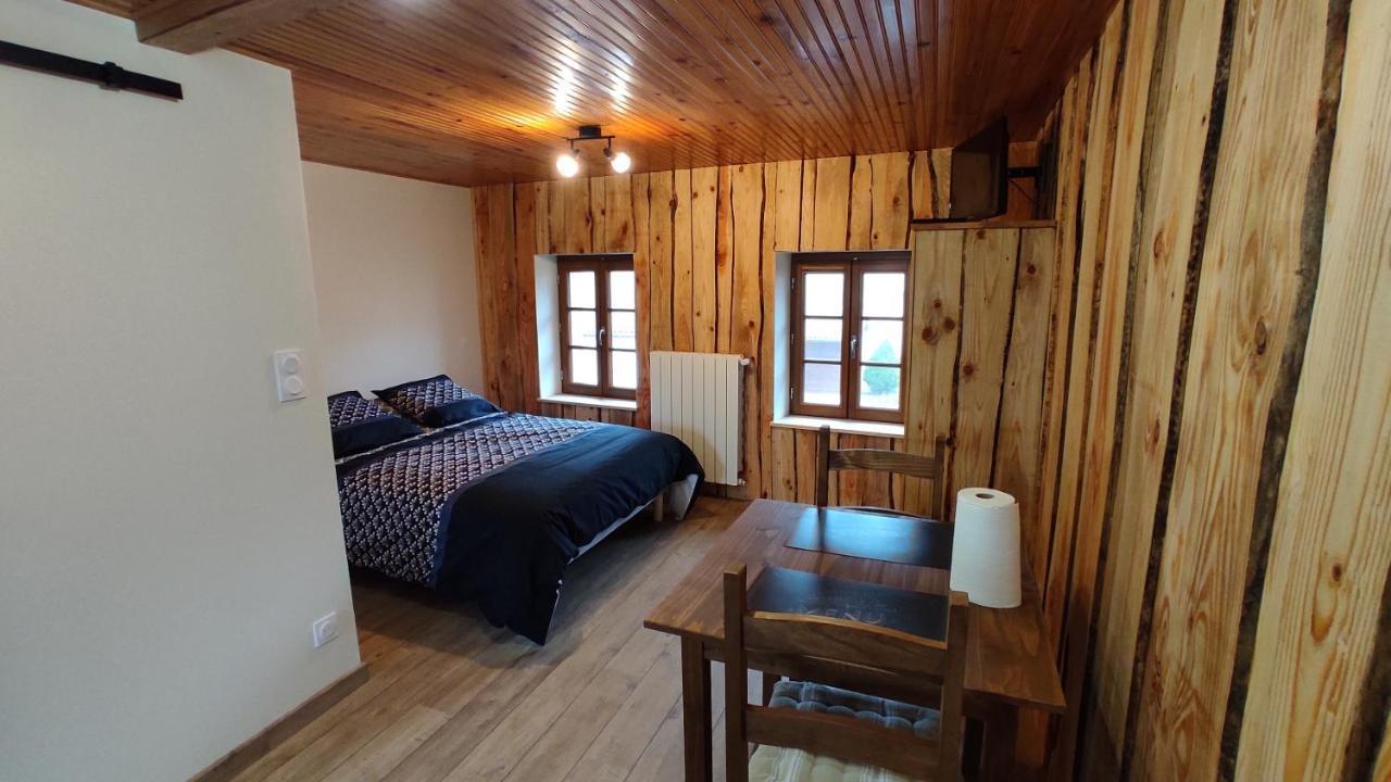 Studio Chaleureux Dans Les Monts Du Forez Verrieres-en-Forez Esterno foto